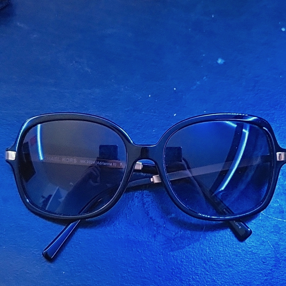 Adrianna ll Michael Kors sunglasses